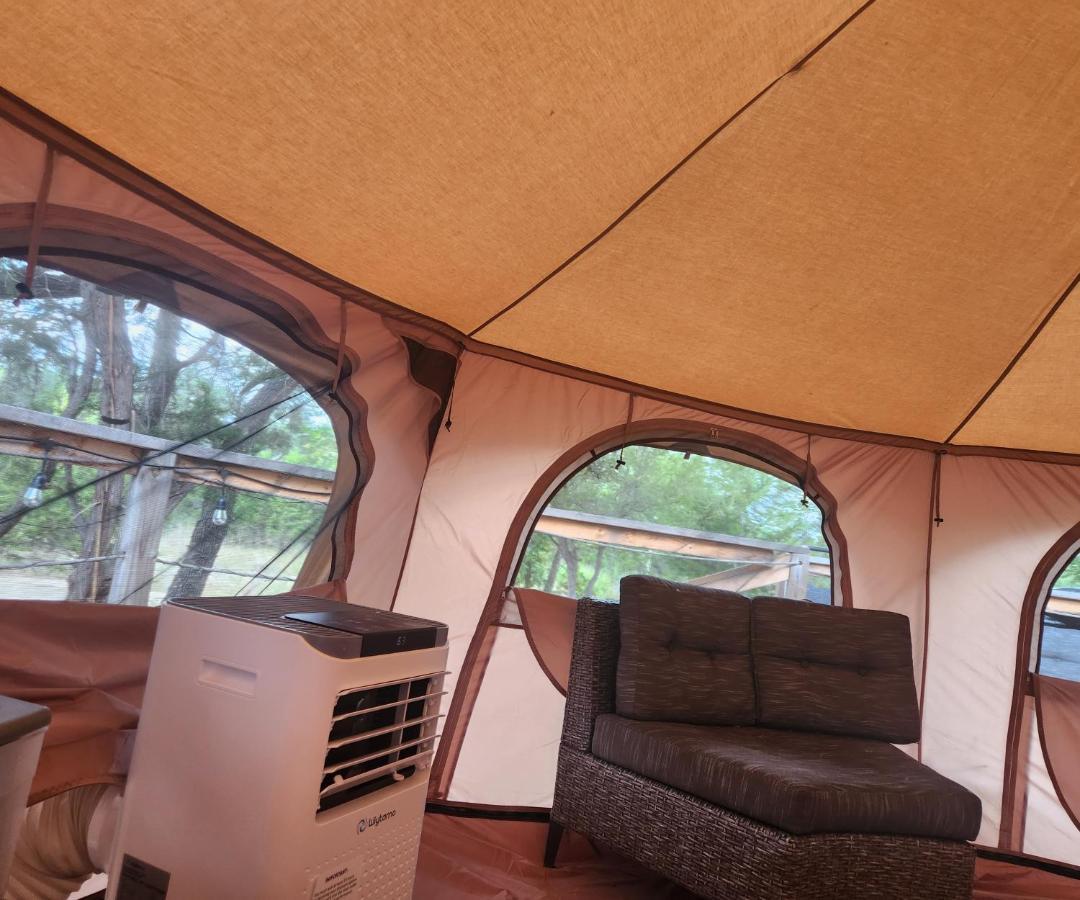 Al'S Hideaway Glamping Tents Otel Pipe Creek Dış mekan fotoğraf